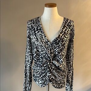Rachel Zoe Black and White Ruched knot detail front Blouse SILK V neck zipper 6